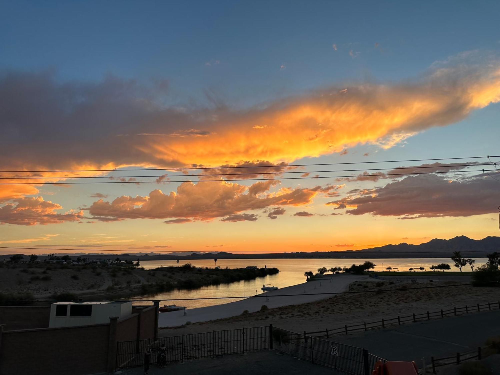 Sway Hotel Lake Havasu City Eksteriør billede